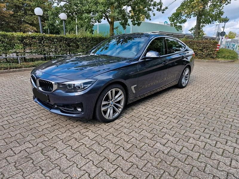 Grau Gebraucht 2017 BMW 325 Limousine | 16.000 € - Bild 1/4