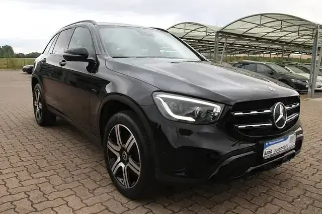 Gebraucht Mercedes GLC300e Exclusive 320 PS (235 kW) 2021 Schwarz SUV
