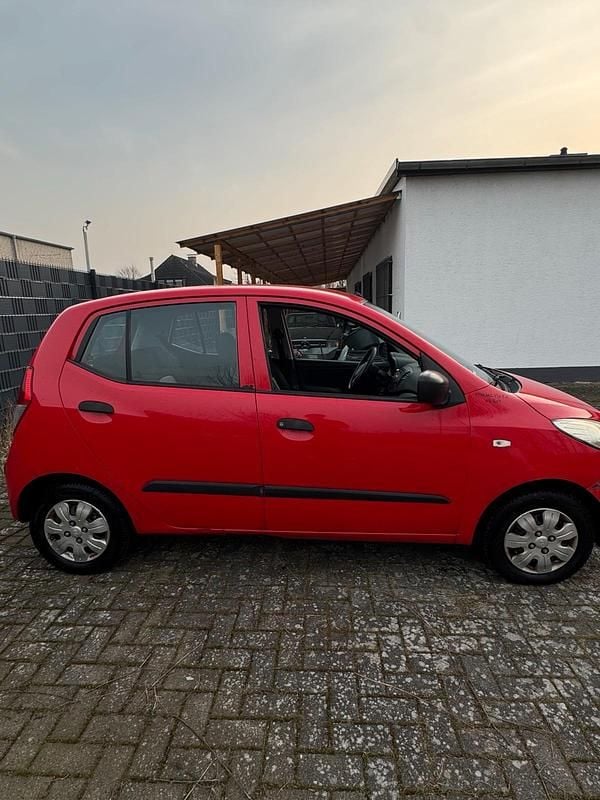 Gebraucht Hyundai i10 69 PS (50 kW) 2009 Rot Kleinwagen