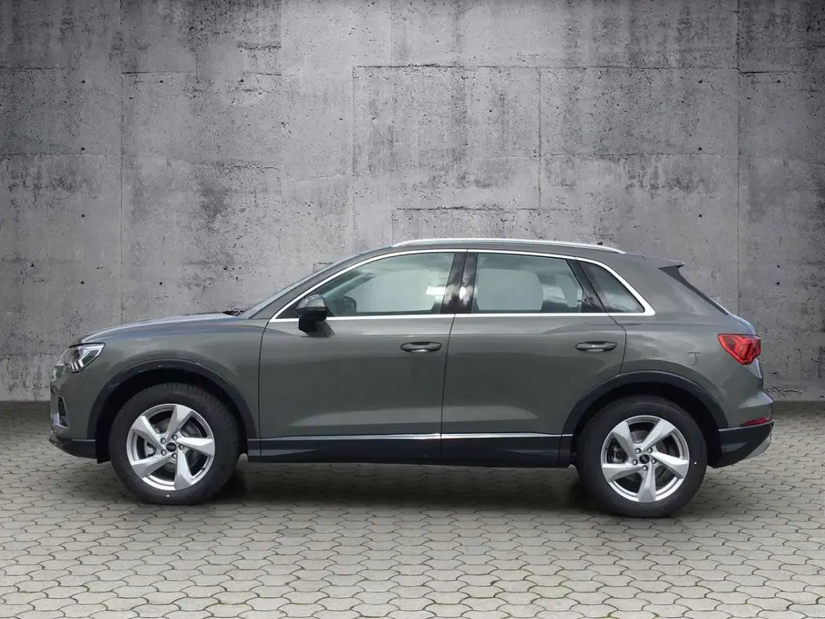 Gebraucht Audi Q3 Advanced Plus 150 PS (110 kW) 2025 Chronosgrau metallic SUV