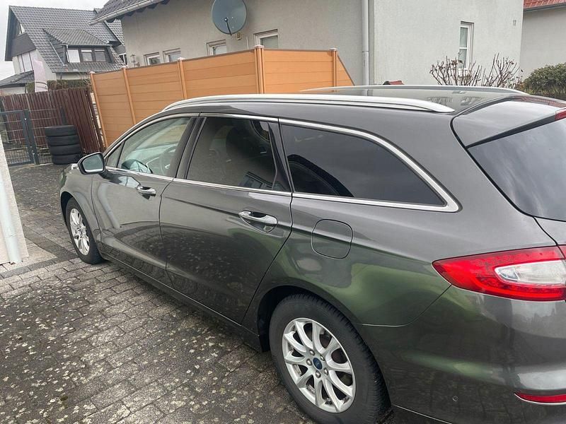 Gebraucht Ford Mondeo Titanium 150 PS (110 kW) 2016 Grau Kombi