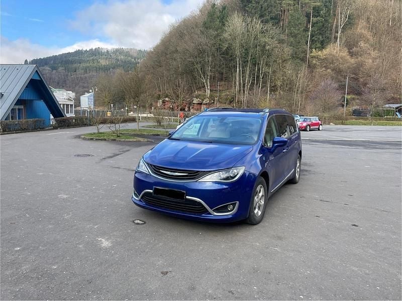 Gebraucht Chrysler Pacifica Touring 264 PS (194 kW) 2018 Blau Kombi