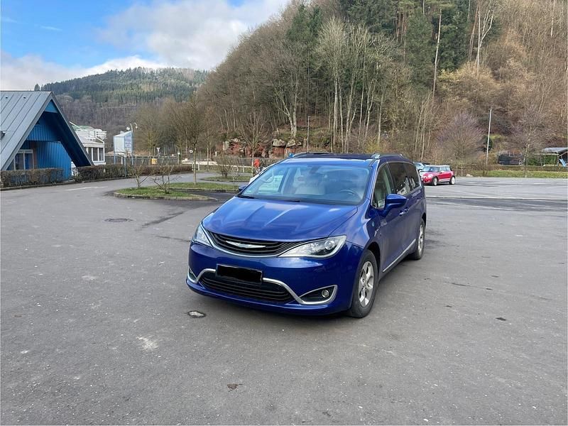 Gebraucht Chrysler Pacifica Touring 264 PS (194 kW) 2018 Blau Kombi