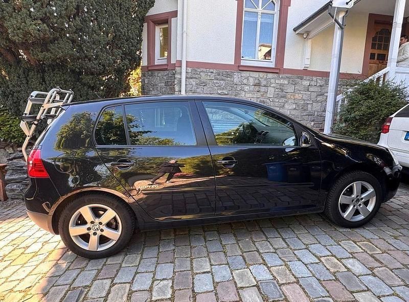 Schwarz Gebraucht 2008 VW Golf VI United Limousine | 5.700 € (Fairer Preis) - Bild 1/4