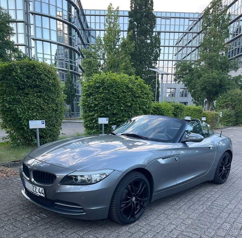 Grau Gebraucht 2011 BMW Z4 Performance Cabrio | 15.700 € (Guter Preis) - Bild 1/4