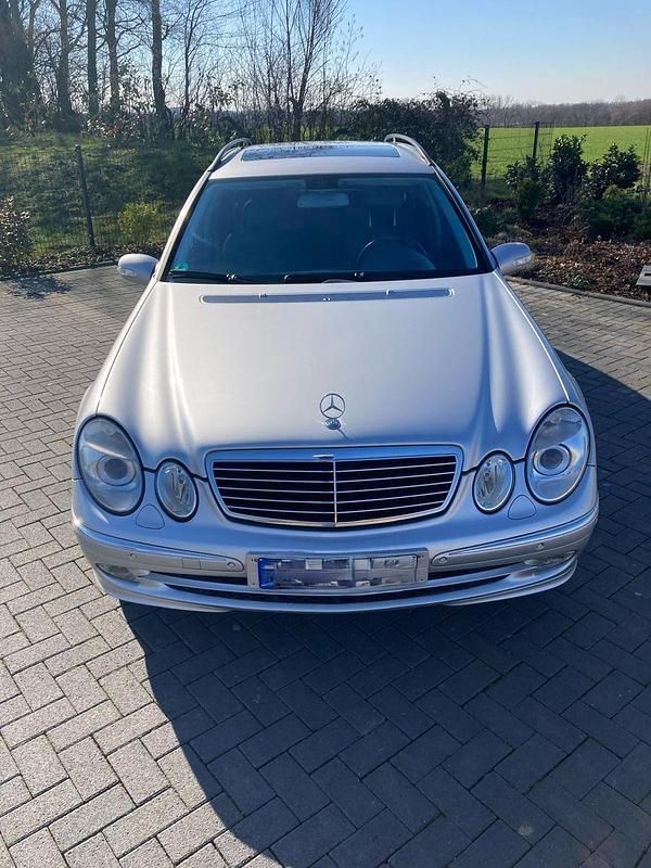 Gebraucht Mercedes E500 306 PS (225 kW) 2003 Silber Kombi