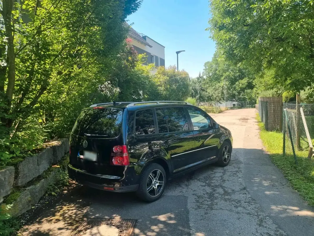 Gebraucht VW Touran 140 PS (102 kW) 2009 Schwarz Van / Kleinbus