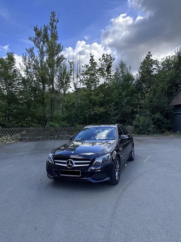 Schwarz Gebraucht 2015 Mercedes C220 Kombi | 16.500 € (Fairer Preis) - Bild 1/4
