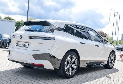 Gebraucht BMW iX M Sport 239 kW (326 PS) 2023 Weiß SUV