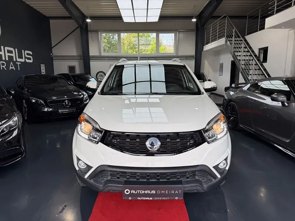 Gebraucht SsangYong Korando 150 PS (110 kW) 2015 Weiß SUV
