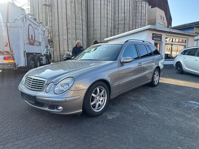 Silber Gebraucht 2006 Mercedes E200 Kombi | 3.590 € (Fairer Preis) - Bild 1/4