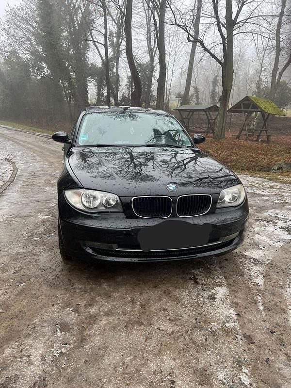 Gebraucht BMW 116 122 PS (89 kW) 2008 Schwarz Kleinwagen