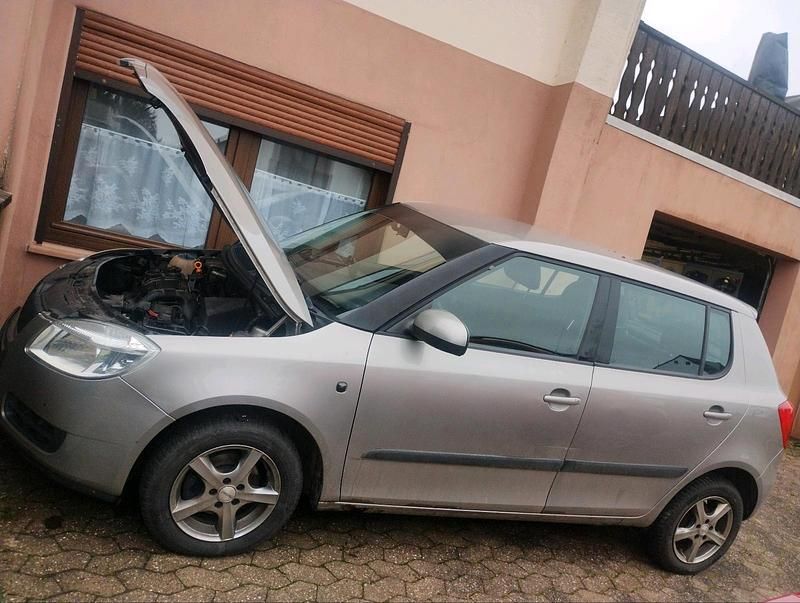 Silber Gebraucht 2008 Skoda Fabia Limousine | 400 € (Guter Preis) - Bild 1/4