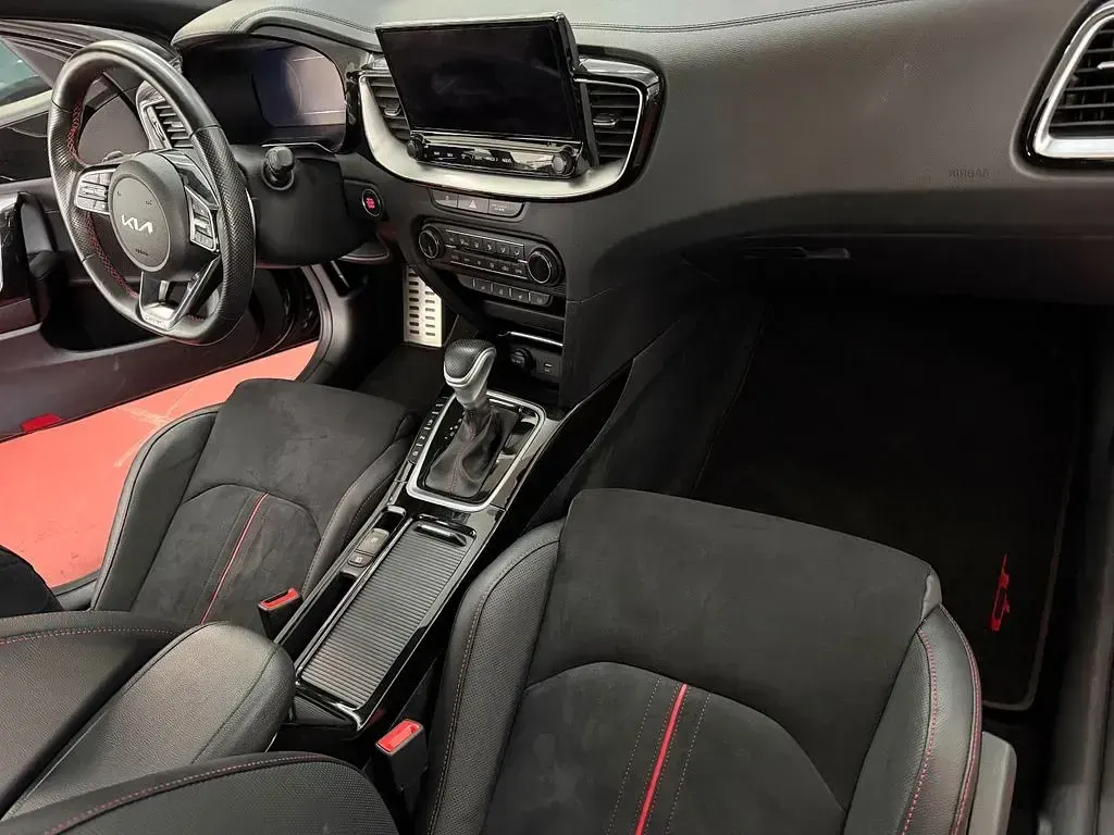Gebraucht Kia ProCeed GT GT 204 PS (150 kW) 2023 Schwarz Kleinwagen