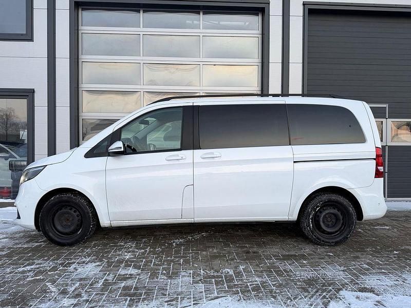 Gebraucht Mercedes V220 163 PS (119 kW) 2019 Arktikweiss Van / Kleinbus