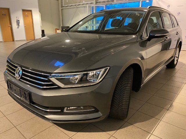 Gebraucht VW Passat Comfortline 150 PS (110 kW) 2015 Grau metallic Kombi