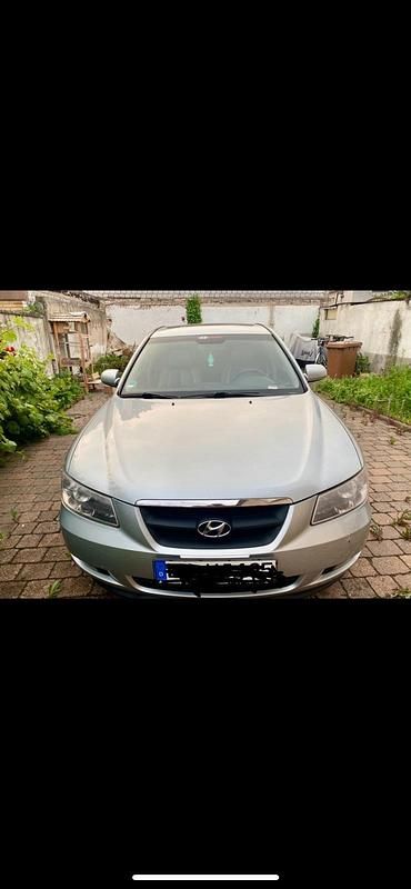 Grau Gebraucht 2006 Hyundai Sonata Limousine | 2.850 € - Bild 1/4