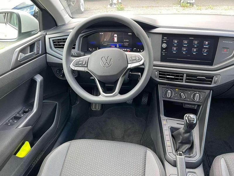 Gebraucht VW Taigo 95 PS (69 kW) 2024 Ascot  grau SUV