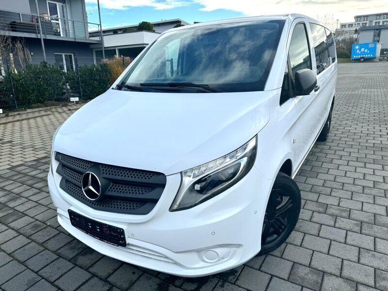 Weiß Gebraucht 2020 Mercedes Vito Van / Kleinbus | 23.980 € (Teuer) - Bild 1/4