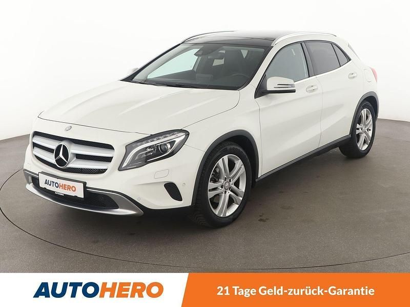 Weiß Gebraucht 2016 Mercedes GLA200 Urban SUV | 18.430 € (Fairer Preis) - Bild 1/3