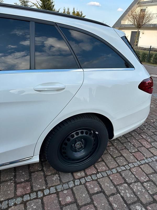 Gebraucht Mercedes C180 122 PS (89 kW) 2021 Weiß Kombi