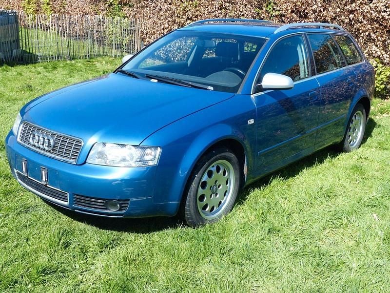 Usata Audi A4 102 CV (75 kW) 2002 Blu Station wagon