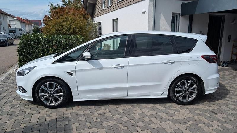 Weiß Gebraucht 2019 Ford S-MAX ST-Line Van / Kleinbus | 21.600 € (Fairer Preis) - Bild 1/4