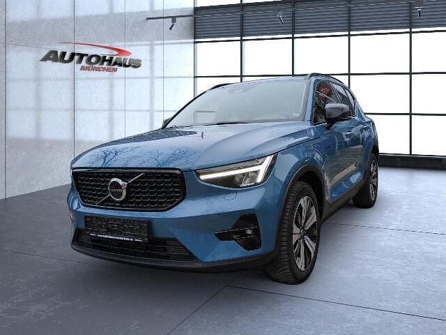 Gebraucht Volvo XC40 Plus 261 PS (191 kW) 2022 Fjord blue / (metallic) SUV