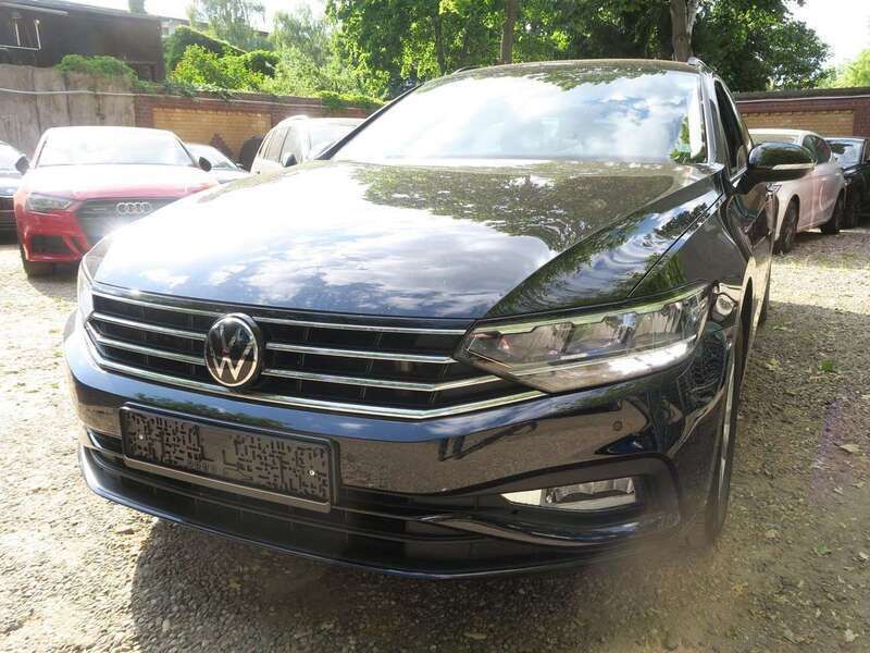 Deep black perleffekt Gebraucht 2021 VW Passat Basis Kombi | 23.999 € (Guter Preis) - Bild 1/4