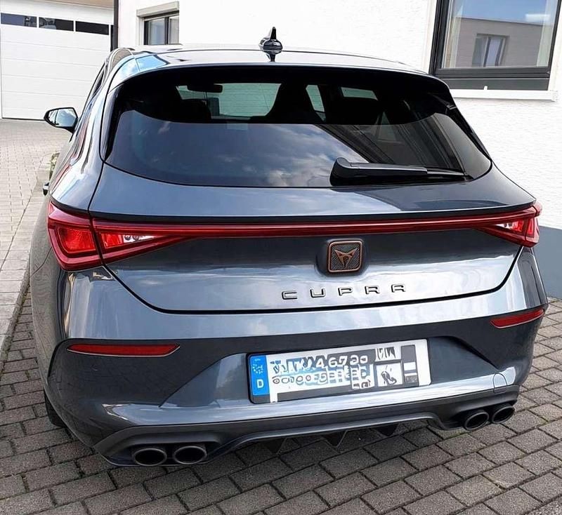 Gebraucht Cupra Leon VZ 300 PS (220 kW) 2022 Grau Kleinwagen