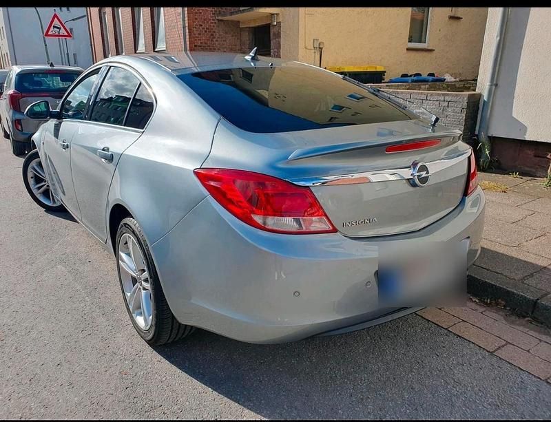 Gebraucht Opel Insignia 131 PS (96 kW) 2012 Grau Limousine