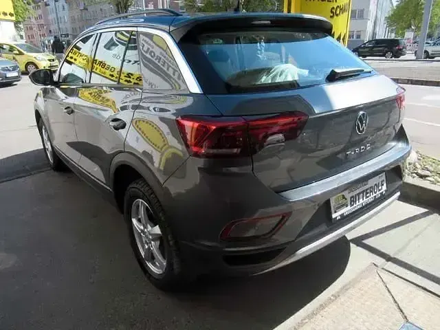 Gebraucht VW T-Roc Life 150 PS (110 kW) 2023 Grau SUV