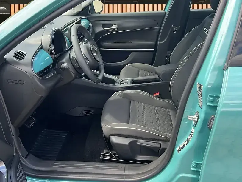 Gebraucht Fiat 600 Pop 136 PS (100 kW) 2025 Blau SUV
