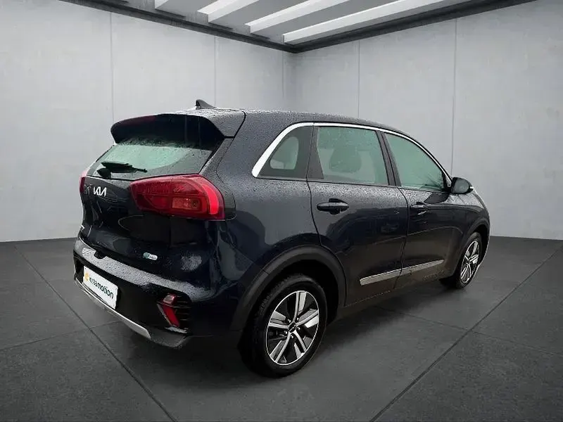 Gebraucht Kia Niro 141 PS (103 kW) 2022 Blau SUV