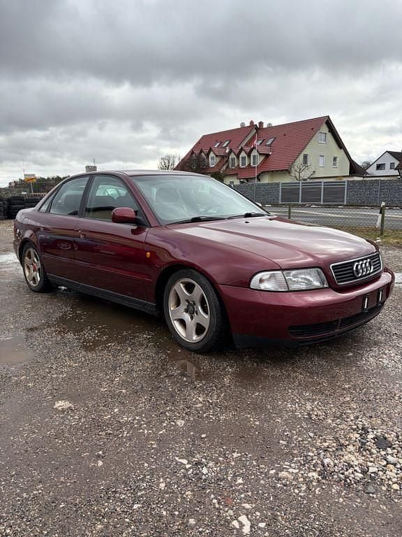 Gebraucht Audi A4 150 PS (110 kW) 1998 Rot Limousine