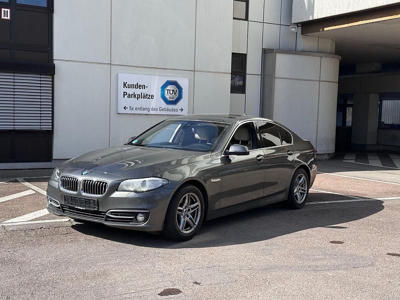 Gebraucht BMW 530 258 PS (189 kW) 2014 Grau Limousine