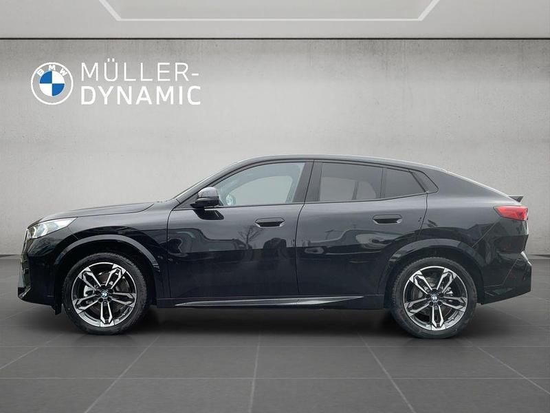 Gebraucht BMW iX2 Luxury Line 230 kW (313 PS) 2025 Black sapphire metallic SUV