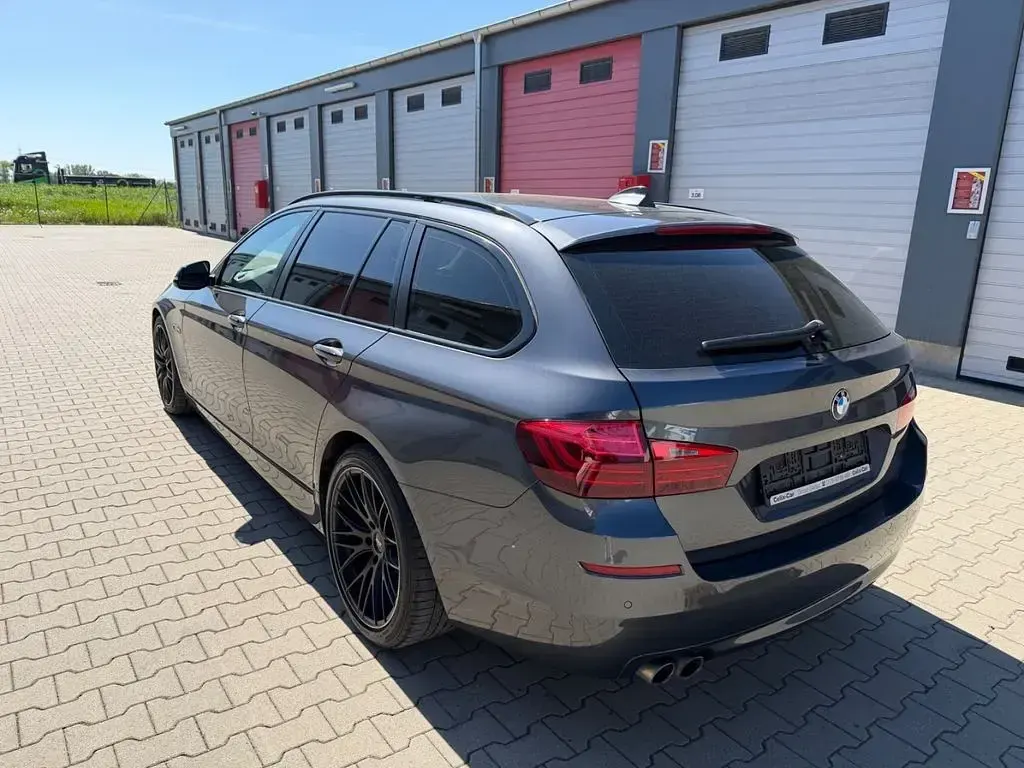 Gebraucht BMW 520 190 PS (139 kW) 2016 Grau Kombi