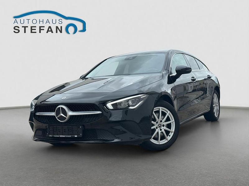 Gebraucht Mercedes CLA250e Shooting Brake 218 PS (160 kW) 2022 Schwarz Kombi