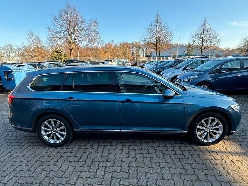 Gebraucht VW Passat Highline 150 PS (110 kW) 2017 Blau Kombi