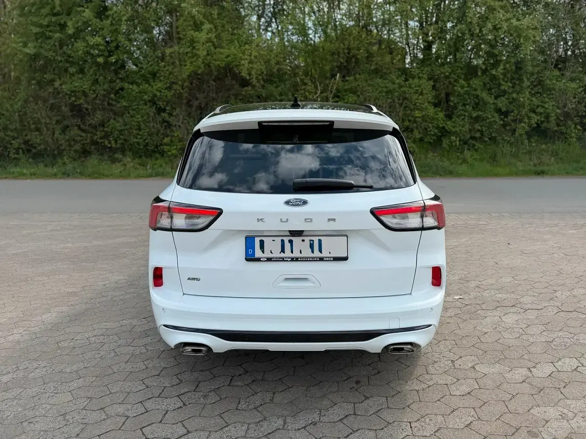 Gebraucht Ford Kuga 190 PS (139 kW) 2021 Weiß SUV