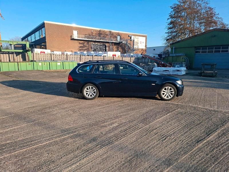 Gebraucht BMW 325 211 PS (155 kW) 2008 Blau Kombi