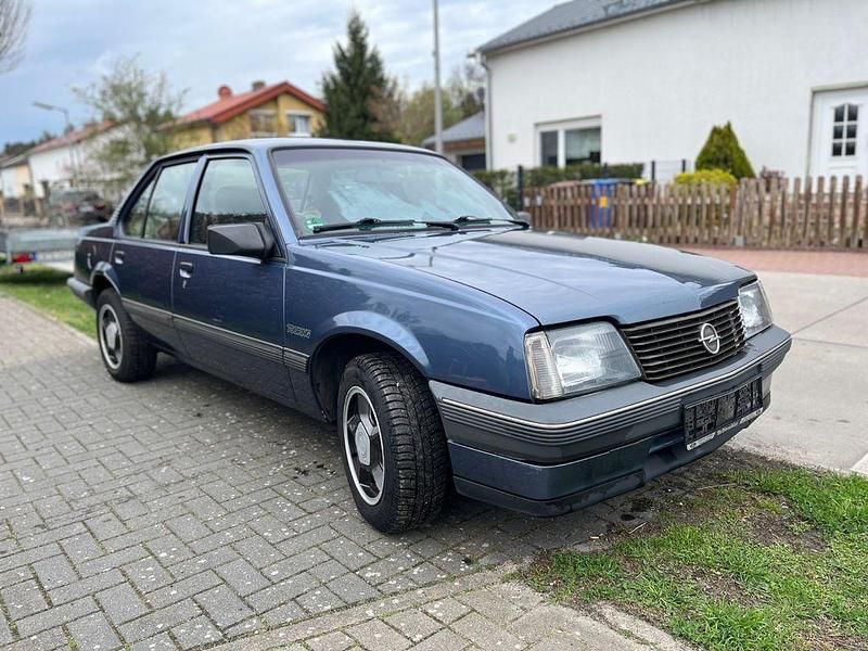 Gebraucht Opel Ascona 75 PS (55 kW) 1988 Blau Limousine