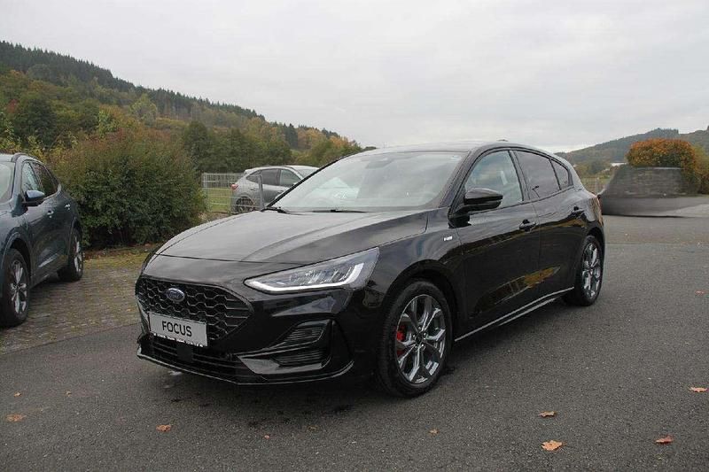 Gebraucht Ford Focus ST-Line X 155 PS (114 kW) 2023 Obsidianschwarz metallic Limousine