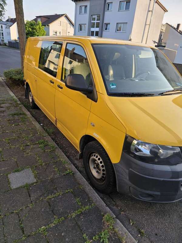 Gelb Gebraucht 2013 VW T5 Van | 5.600 € (Etwas zu teuer) - Bild 1/4