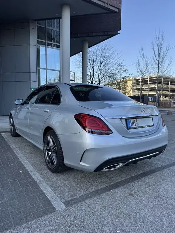 Gebraucht Mercedes C180 AMG line 156 PS (114 kW) 2019 Silber Limousine