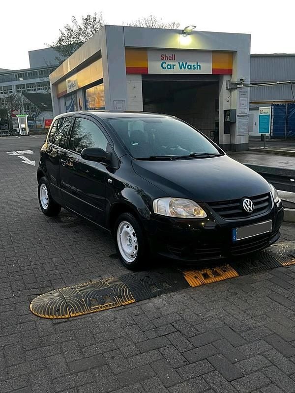 Second-hand VW Fox 54 CP (39 kW) 2004 Negru Hatchback