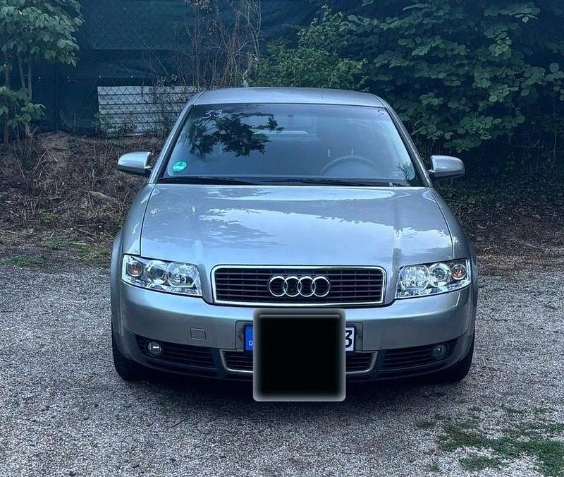 Gebraucht Audi A4 131 PS (96 kW) 2002 Silber Limousine