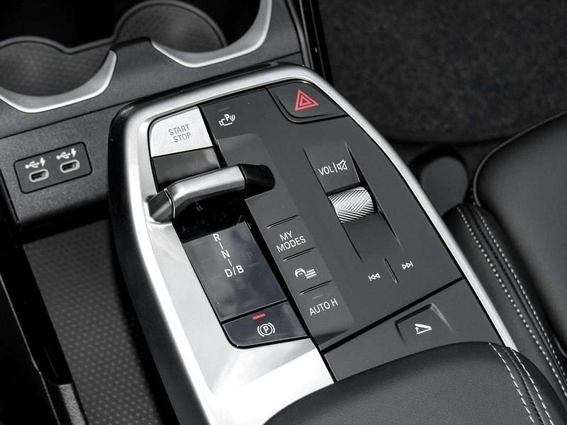 Gebraucht BMW iX1 xLine 230 kW (313 PS) 2025 Schwarz SUV