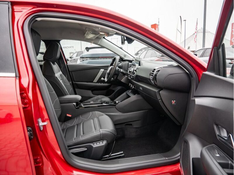 Neu Citroën C4 136 PS (100 kW) 2025 Rot Kleinwagen